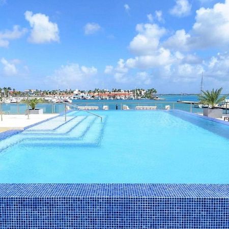Stylish Luxury Condo, Central Location, Ocean View, Pool, Gym Oranjestad Exteriör bild