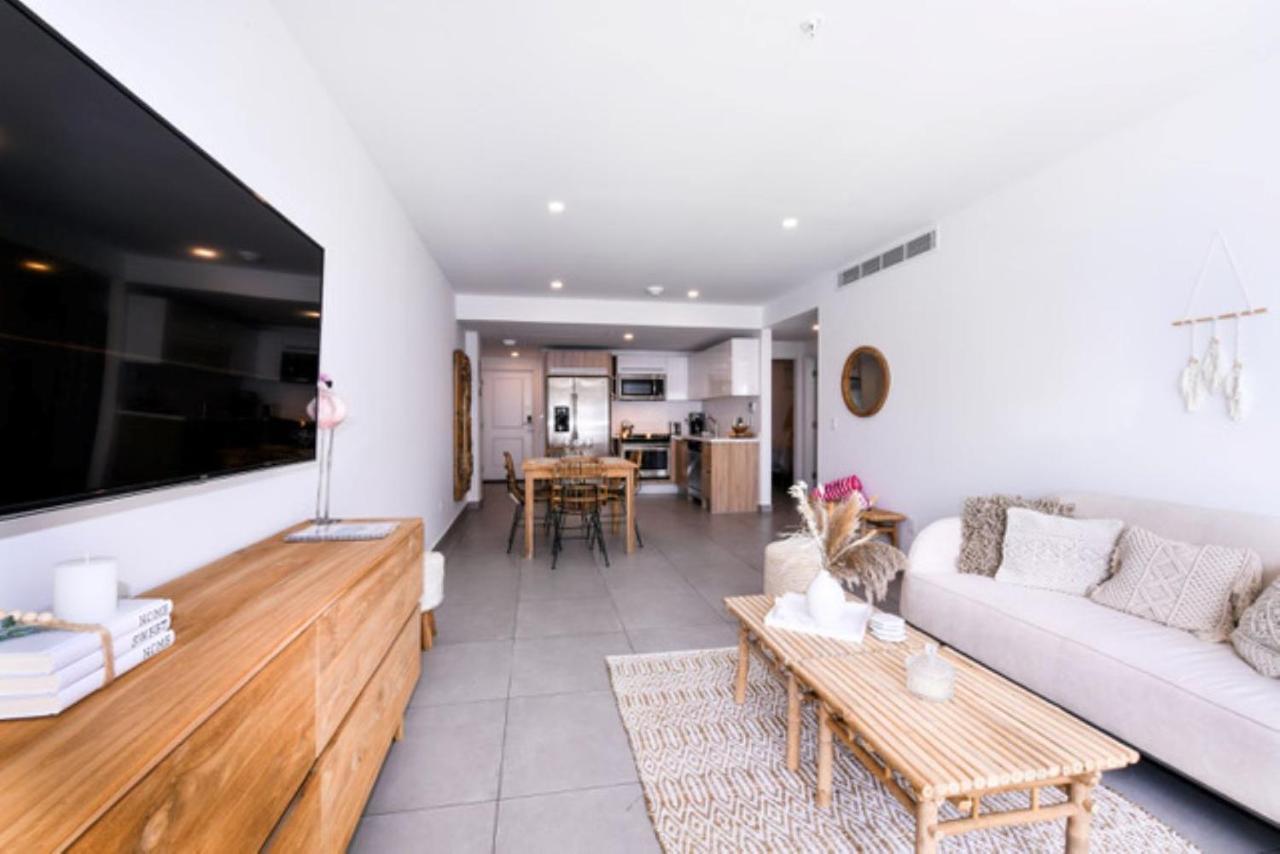 Stylish Luxury Condo, Central Location, Ocean View, Pool, Gym Oranjestad Exteriör bild