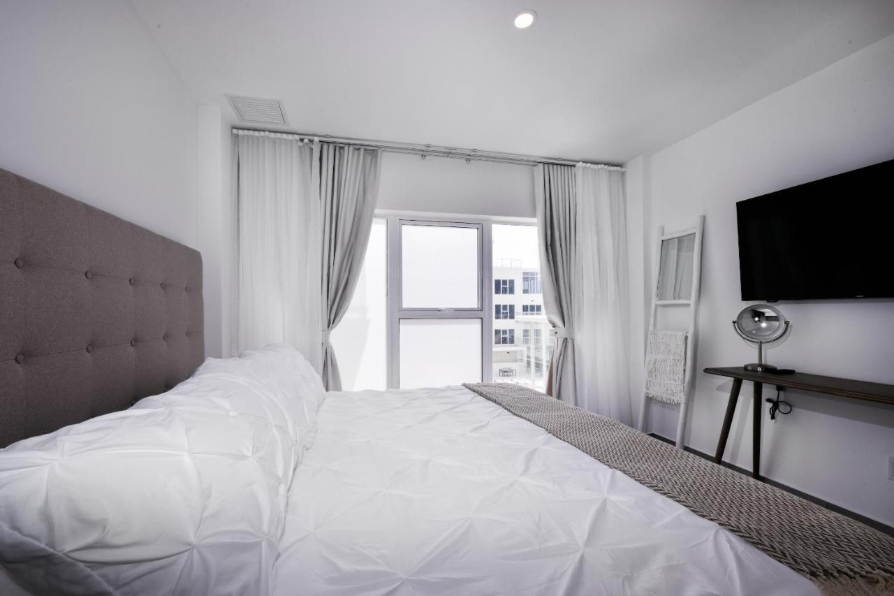 Stylish Luxury Condo, Central Location, Ocean View, Pool, Gym Oranjestad Exteriör bild