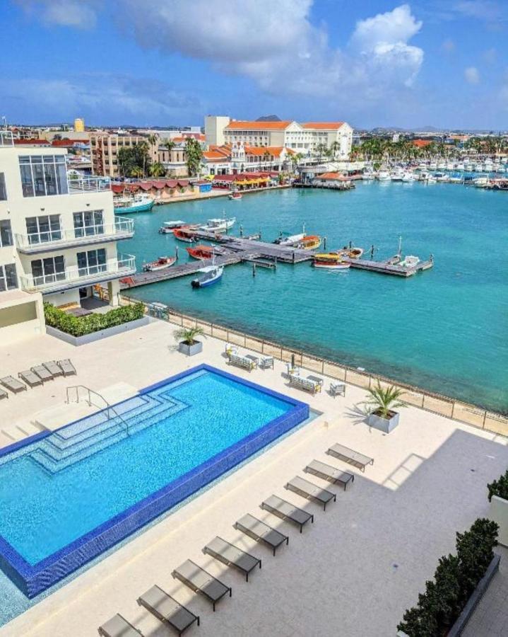 Stylish Luxury Condo, Central Location, Ocean View, Pool, Gym Oranjestad Exteriör bild