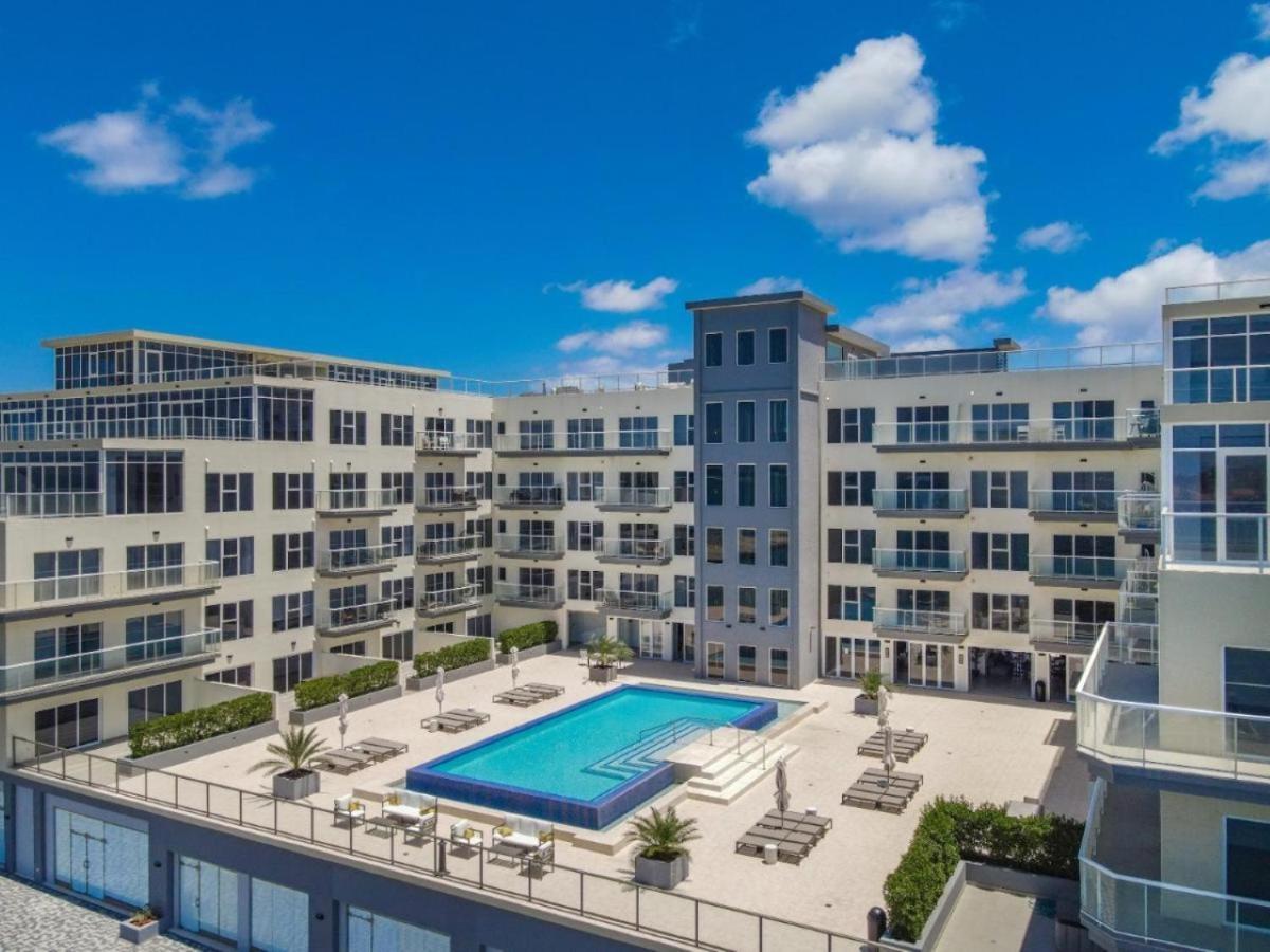 Stylish Luxury Condo, Central Location, Ocean View, Pool, Gym Oranjestad Exteriör bild