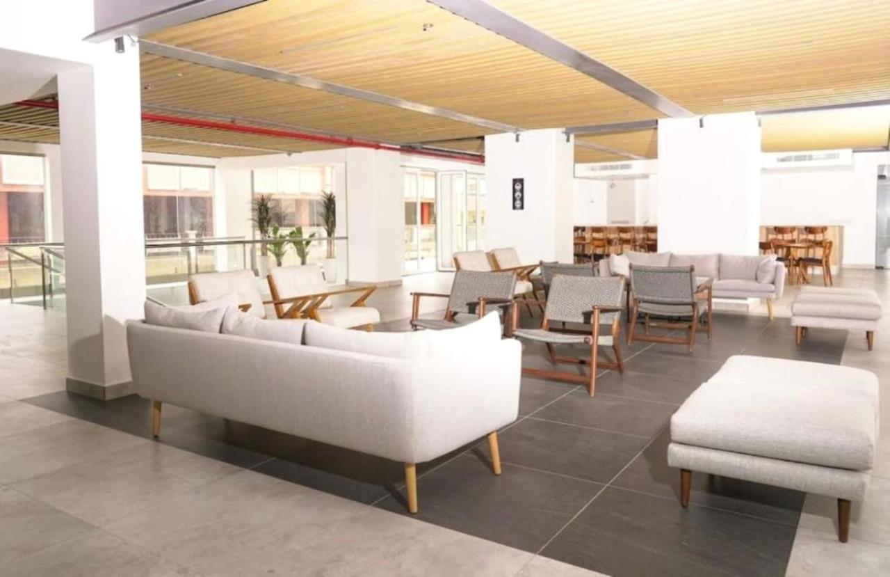 Stylish Luxury Condo, Central Location, Ocean View, Pool, Gym Oranjestad Exteriör bild